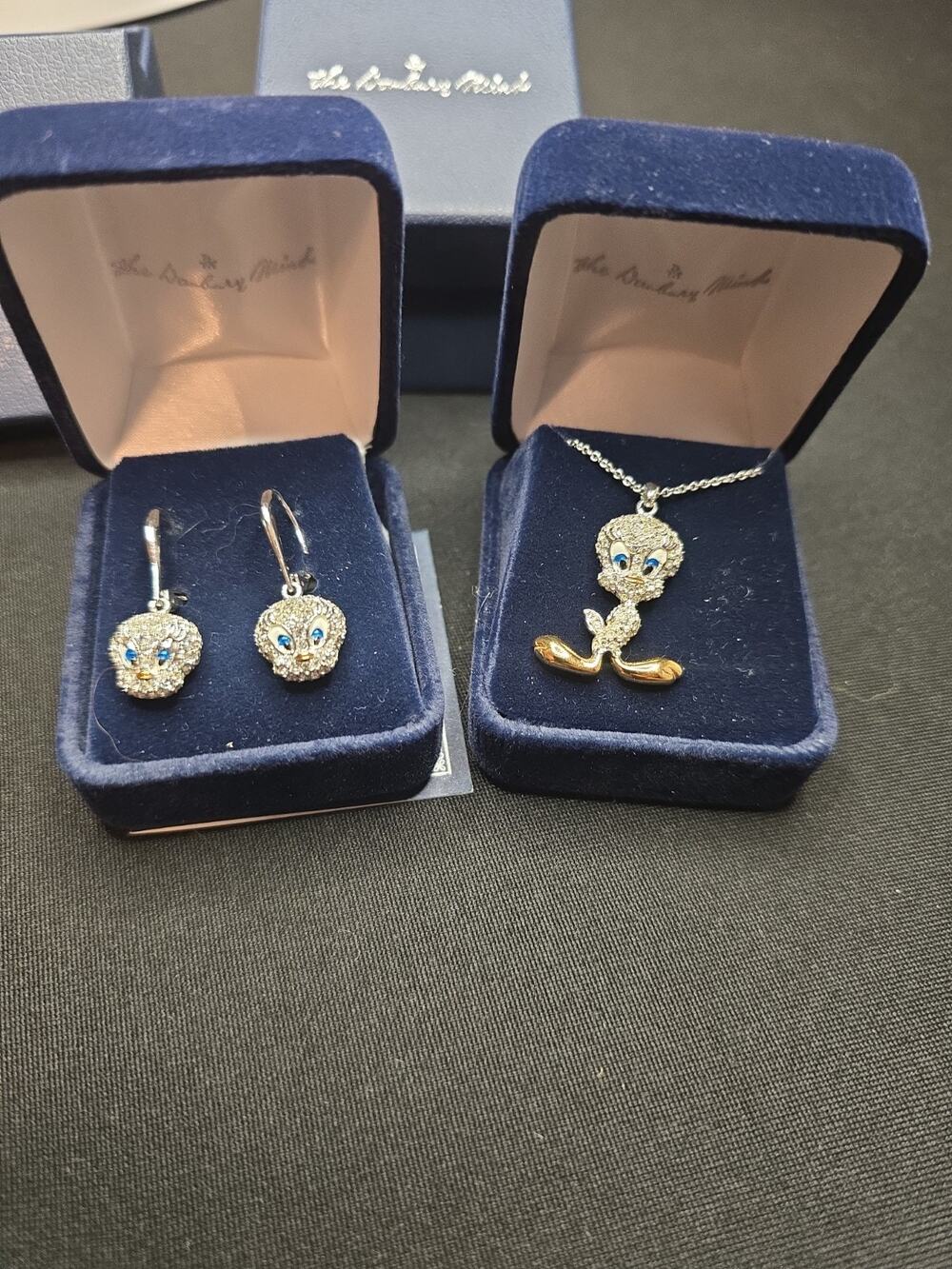 RARE NIB 2008 DANBURY MINT WARNER BROS TWEETY BIRD NECKLACE PENDANT EARRINGS SET